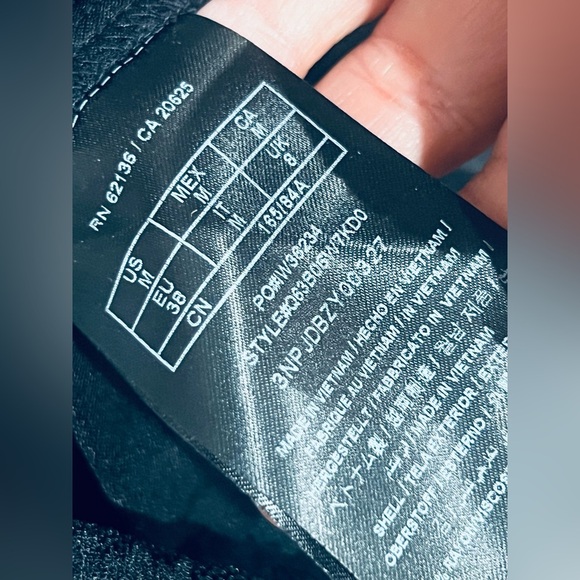 Guess brand skirt size medium black color - Picture 6 of 6